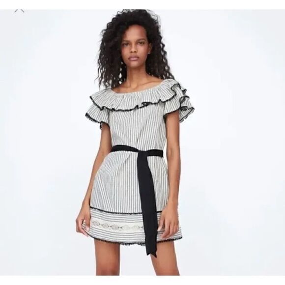 Zara Off The Shoulder Dress Ruffled 100% Cotton Crochet Lace Hem Size XS #1159 - Picture 1 of 14